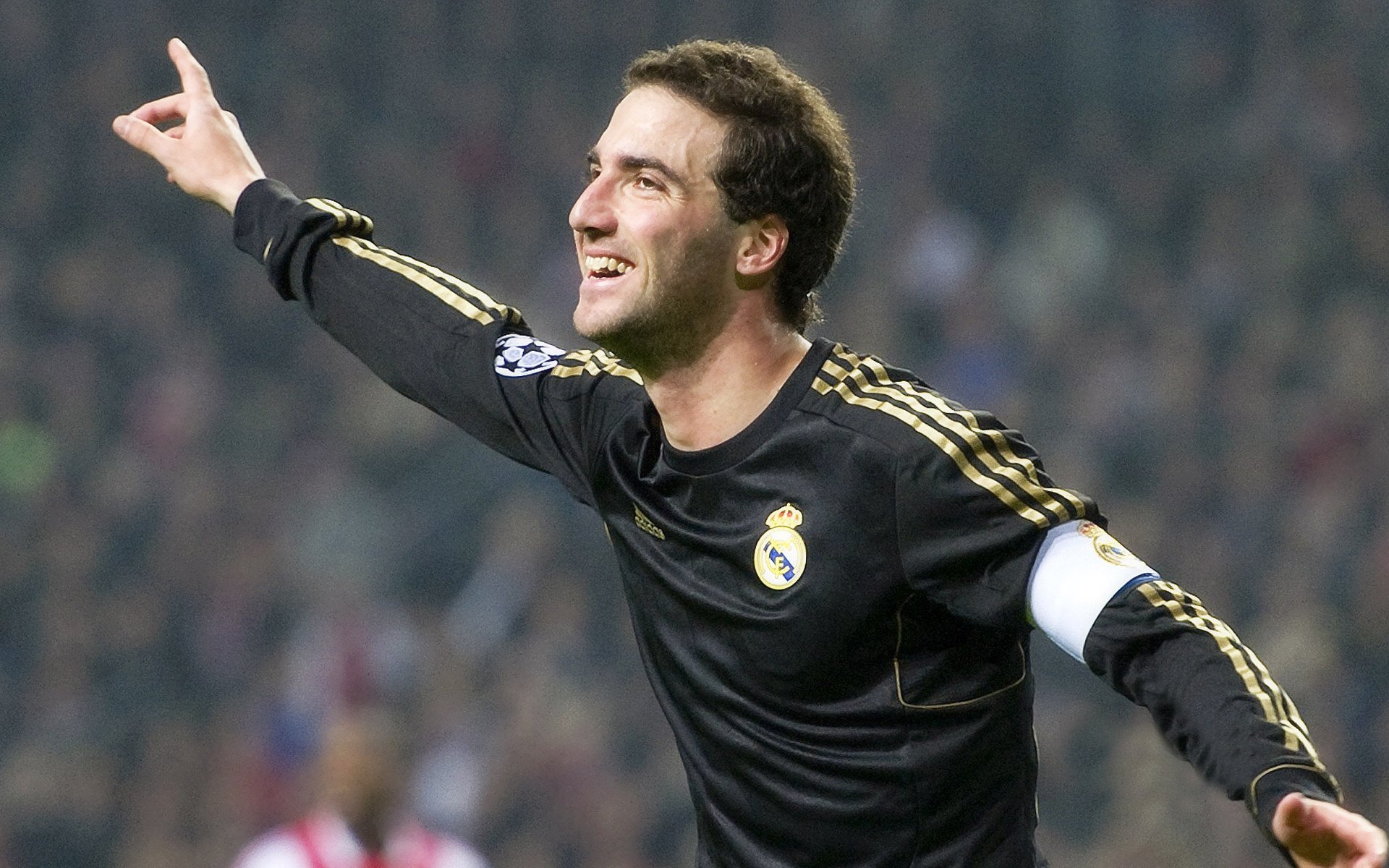 国足队长谈团队精神建设,中国足球队精神